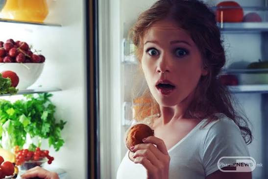 Стоп за ноќното грицкање: Неколку трикови што веднаш го гасат гладот и ви го спасуваат сонот