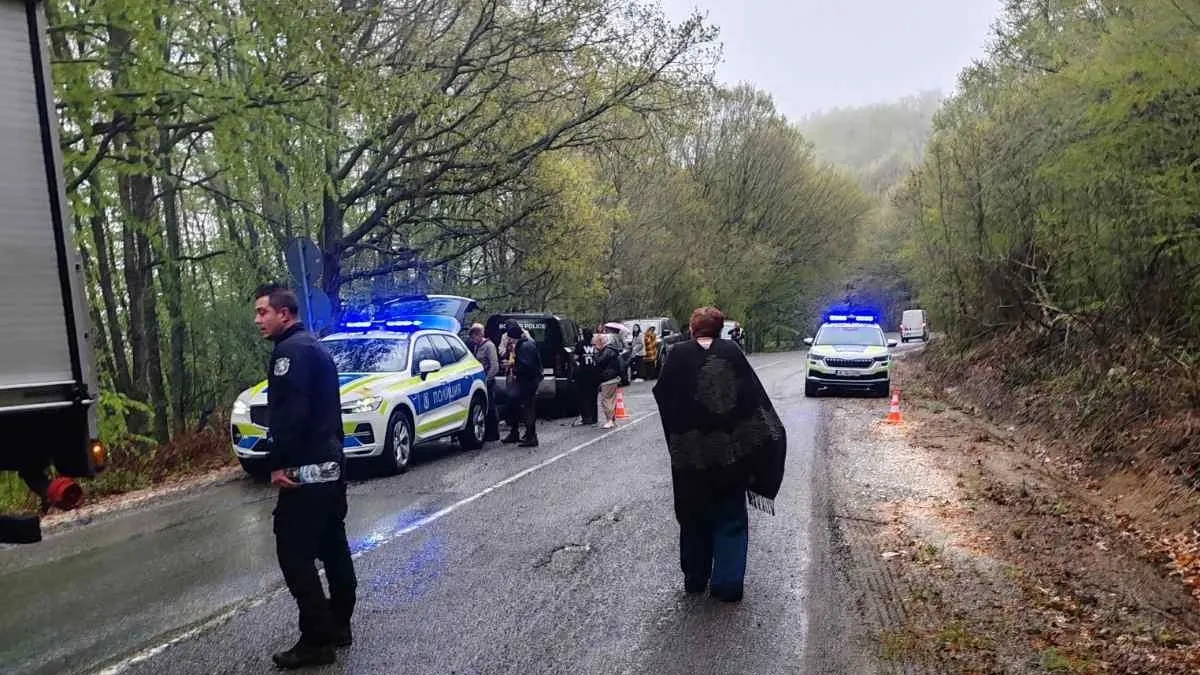 Трагедија во Бугарија: Автобус со украински патници се преврте кај Мало Трново – има загинати и повеќе повредени