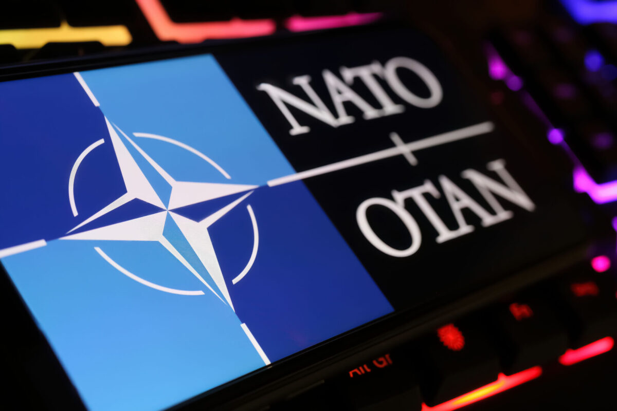 Трамп ги нападна НАТО и Папата