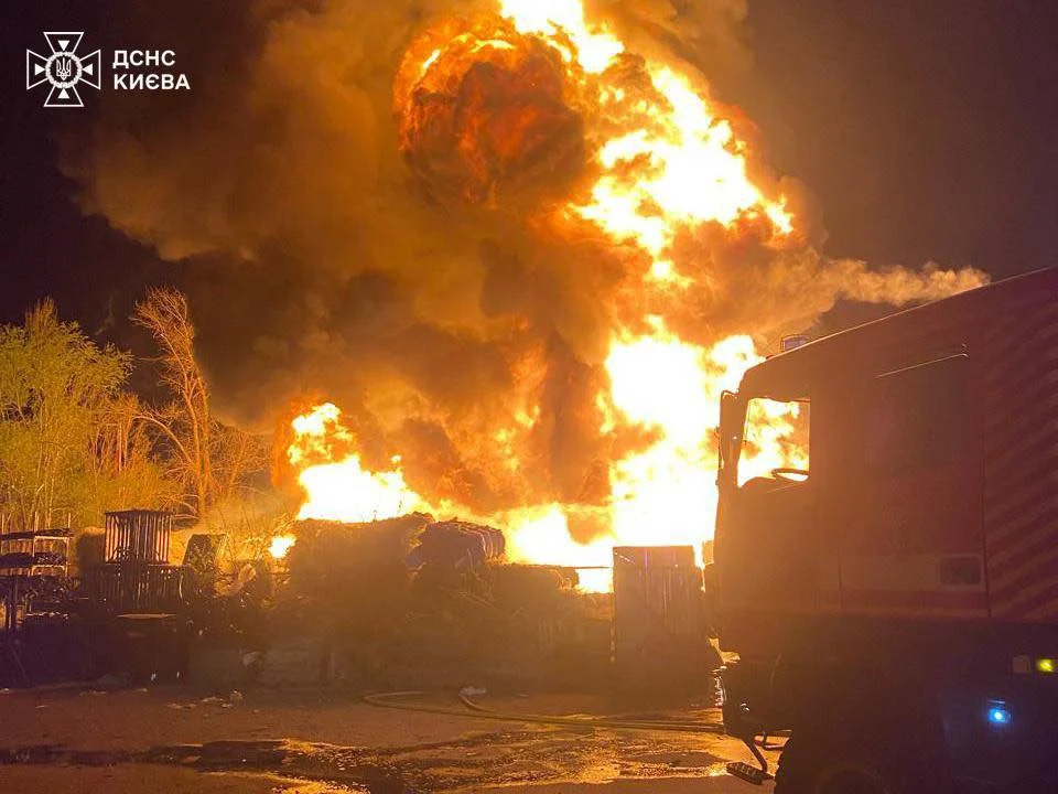 (Фото/Видео) Најмалку 13 мртви, меѓу кои и едно дете, во руските напади врз Украина