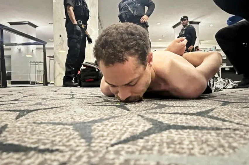 Човекот кој пукаше на вечерата на Трамп изведен на суд