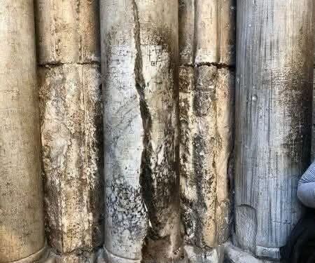 Чудото од 1579 година: мермерниот столб во Ерусалим како сведоштво за Благодатниот оган