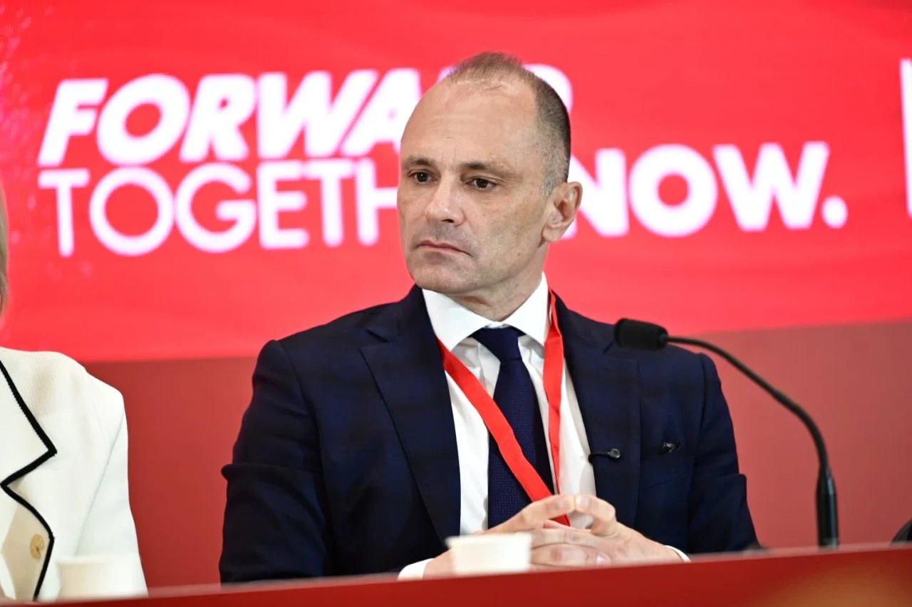 „Дали Филипче им раскажа на ПЕС како ја славеше победата на Тиса во Унгарија“, прашува ВМРО-ДПМНЕ