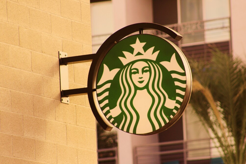 Starbucks се откажа од AI системот за следење залихи по само девет месеци поради бројни грешки во работењето