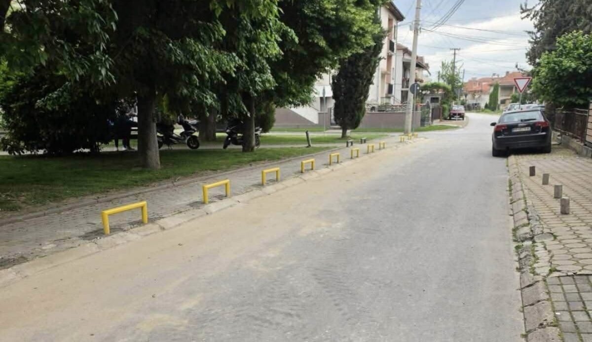ЈКП Комуналец: Паркот кај Основниот суд во Прилеп доби ново заштитно оградување