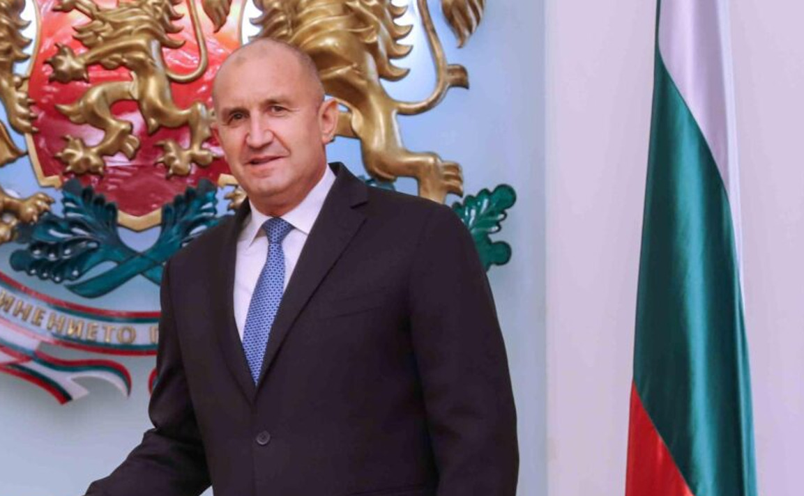 Бугарската претседателка му го даде мандатот за формирање влада на Радев