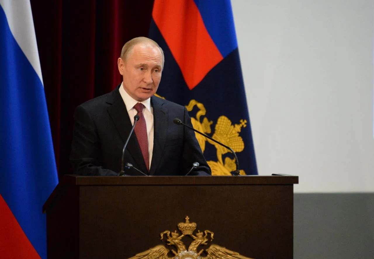 (Видео) По гласините дека се крие во бункер, Путин снимен во Москва