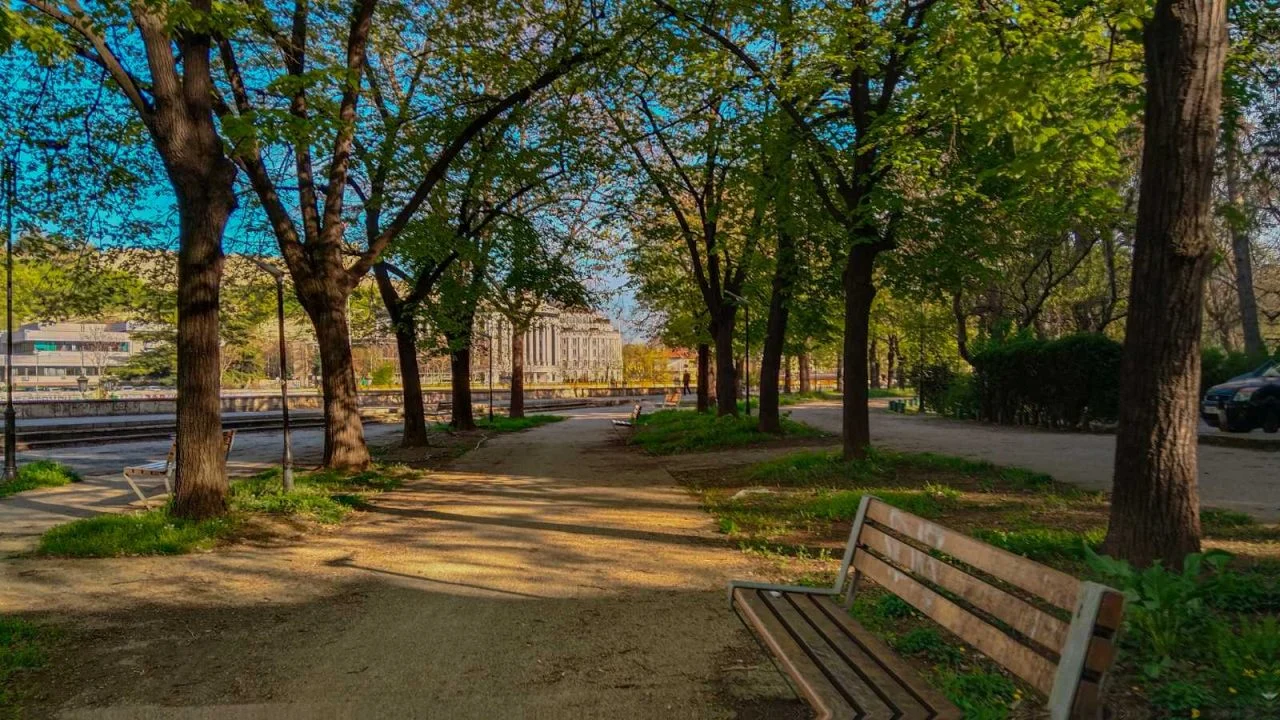 Денеска променливо облачно време со сончеви периоди, од утре силен ветер