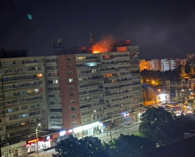 Жена и дете повредени во ударот на рускиот дрон во зграда во Романија