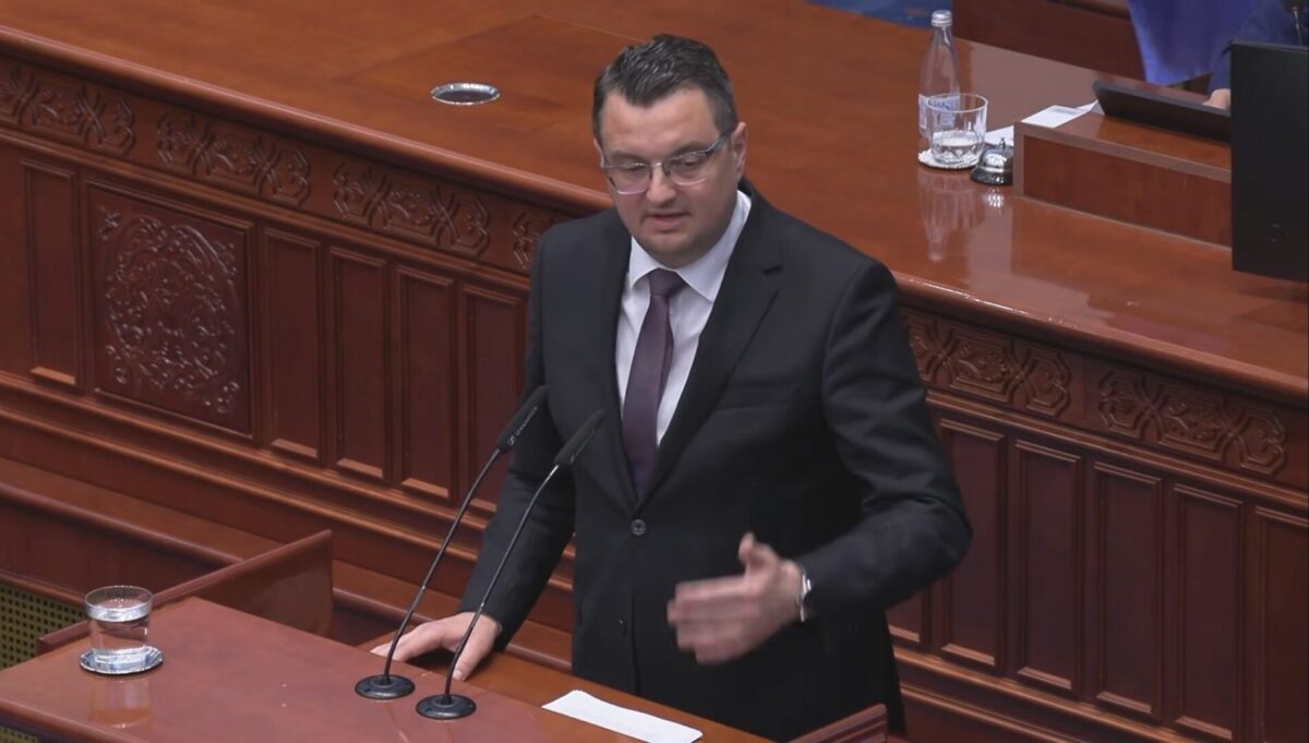 Заменик министерот за финансии Јанкуловски до Битиќи: Економските политики на СДСМ донесоа повеќе долг отколку раст