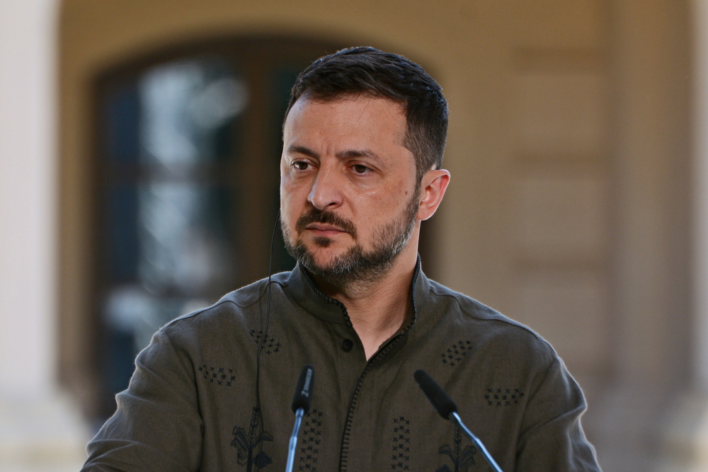 Зеленски: Русија бара прекин на огнот, а истовремено ја напаѓа Украина
