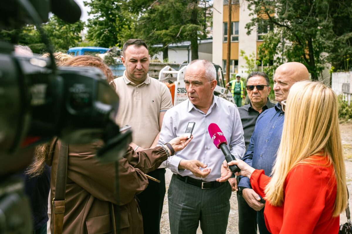 Коњановски: Почна големата акција за расчистување на дивата депонија во старата касарна