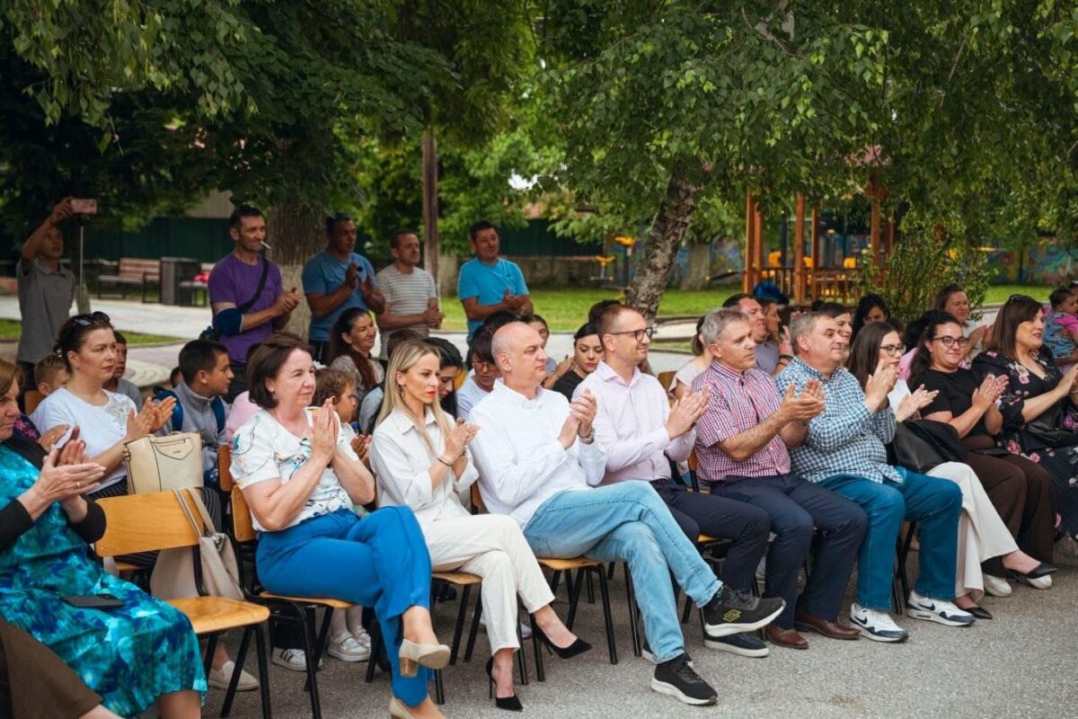 Мало Коњари во знакот на песната и пролетта – децата приредија вистински празник