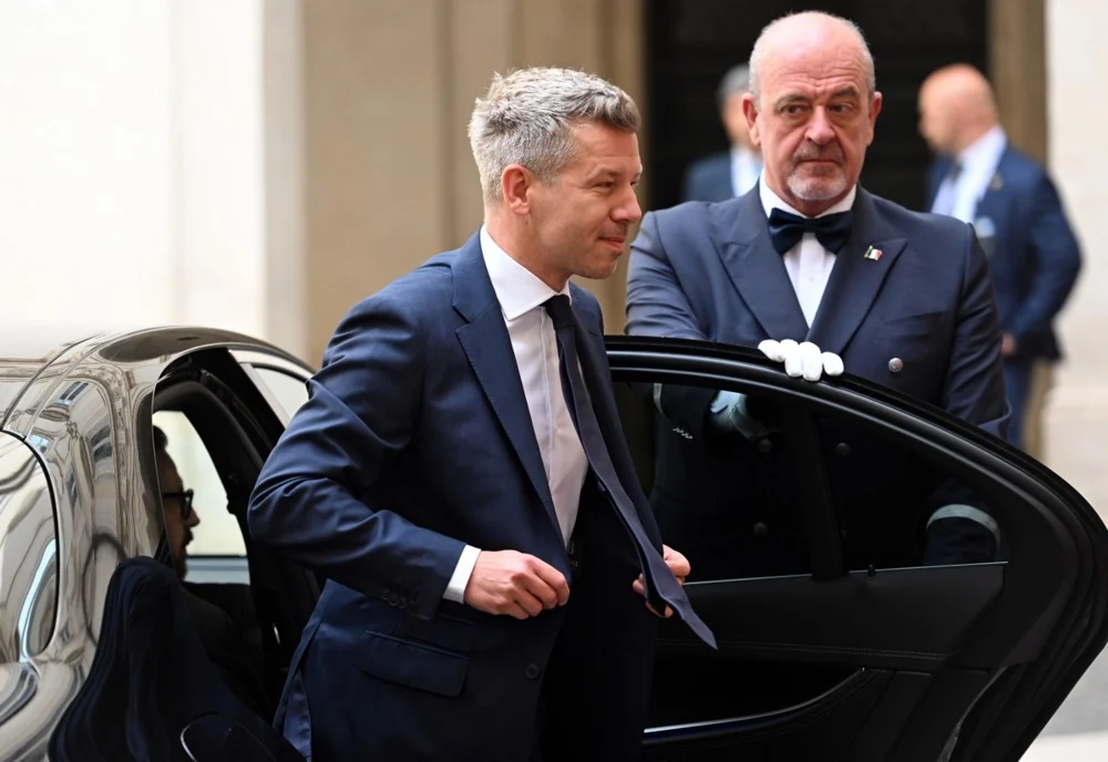 Маѓар објави фотографија: Официјалниот автомобил на премиерот ќе биде „Шкода Суперб“