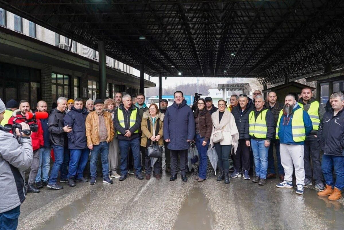Николоски: Хрватска отвора врата за македонските возачи: Усвоен закон за долгорочни визи