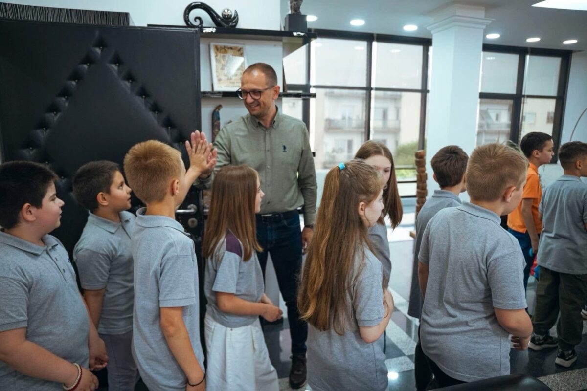 Проданоски: Во енергијата и љубовта на младите е иднината на Прилеп