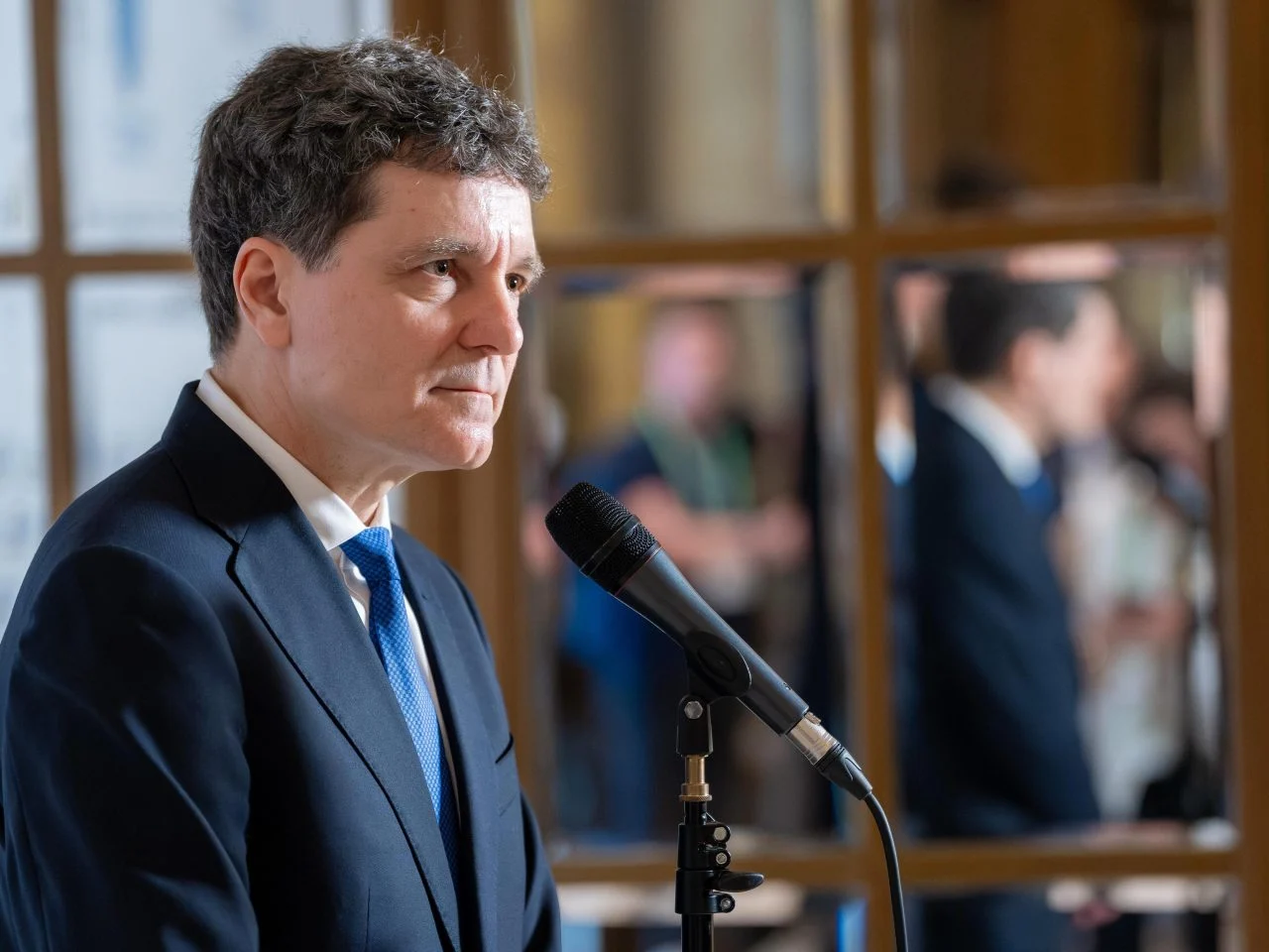Романскиот претседател: Беспилотното летало било погодено над Украина и ја сменило траекторијата