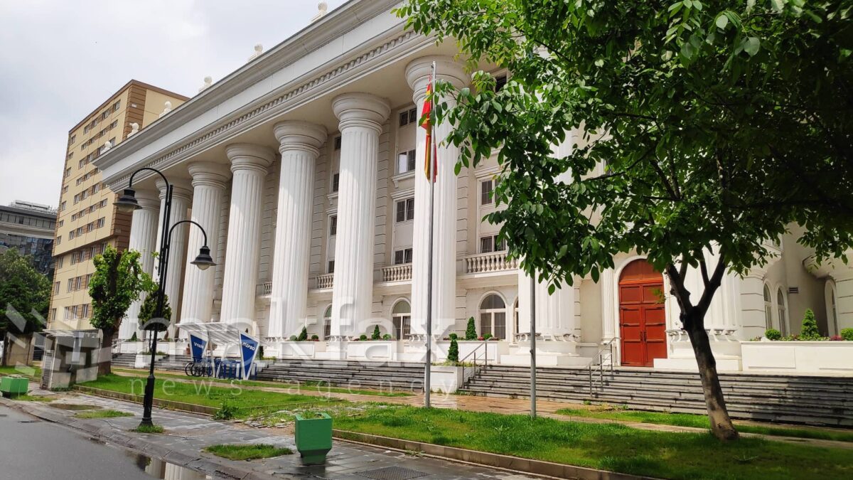 Семејни врски, партиски активист и тендер од 236 илјади евра: ДУИ обвинува за нов скандал во МЕПСО