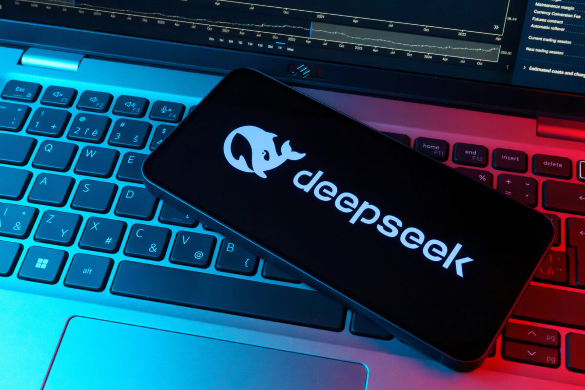 Силна тактика против конкуренцијата: Deepseek ги намалува цените за 75%