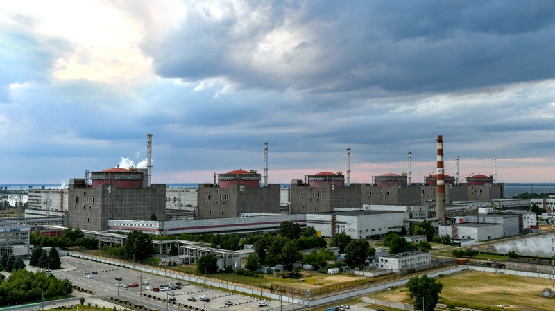 Украински дрон ја погодил нуклеарната централа „Запорожје“, пробиена дупка во ѕидот на машинската сала