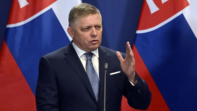 Фицо: Ако Зеленски сака средба со Путин, треба директно да му се јави