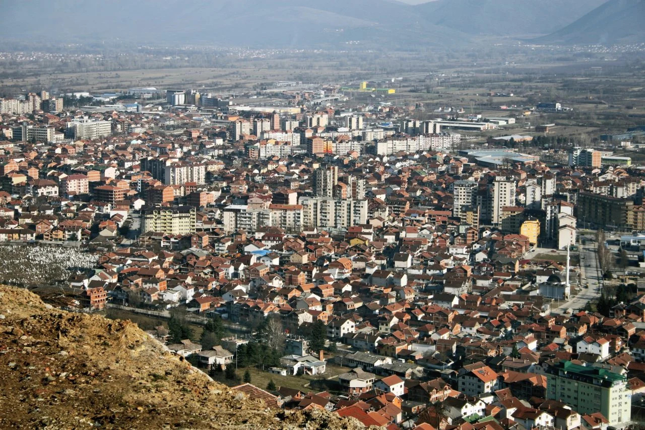 Без барање и согласност од Владата, Тетово ги сменило имињата на улиците, велат од Уставен по одлуката