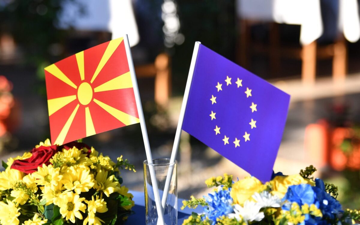 Влен: Извештајот на Европскиот парламент потврдува дека иднината на Северна Македонија е во Европската Унија