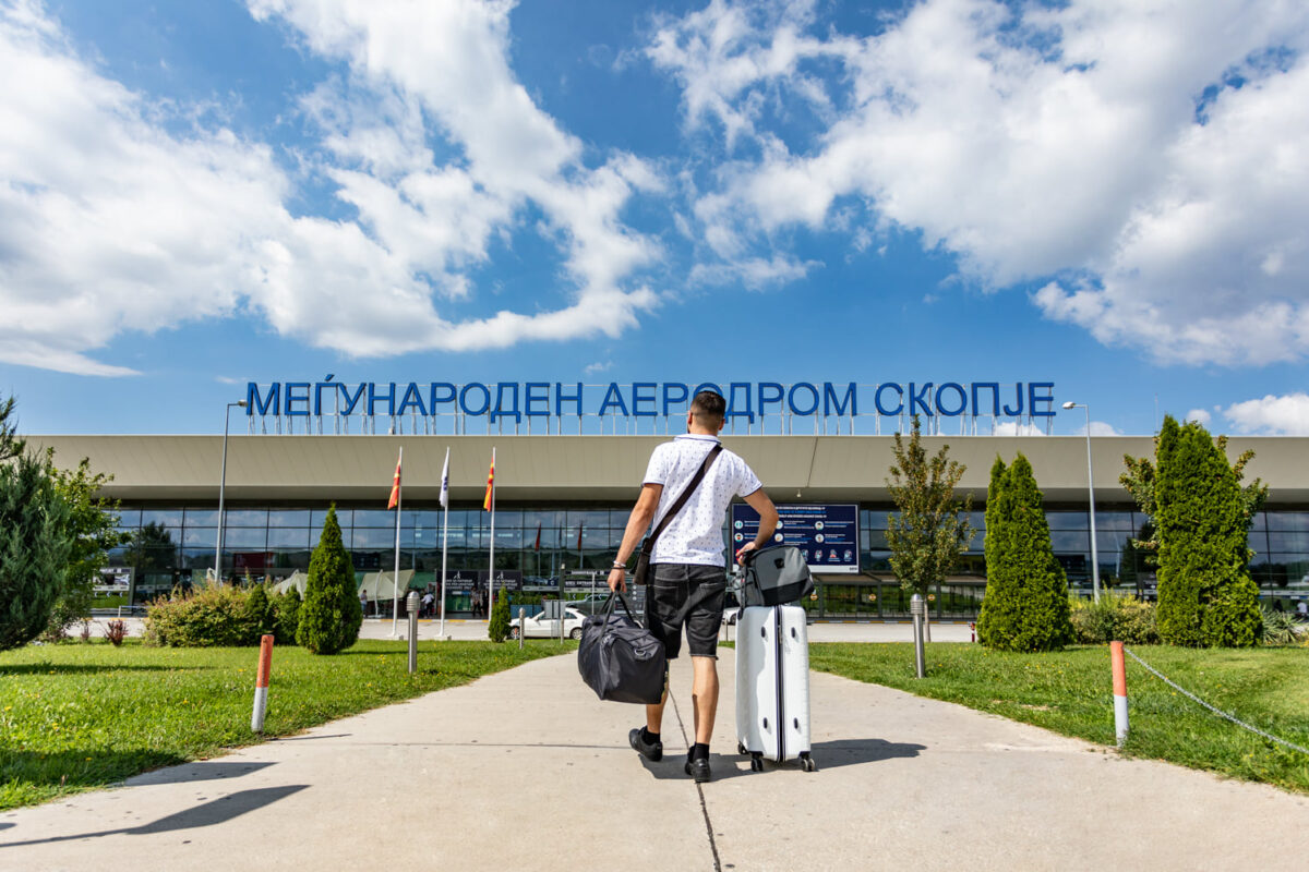 Затворен главниот приод кон скопскиот аеродром поради сообраќајна несреќа, возилата се пренасочуваат