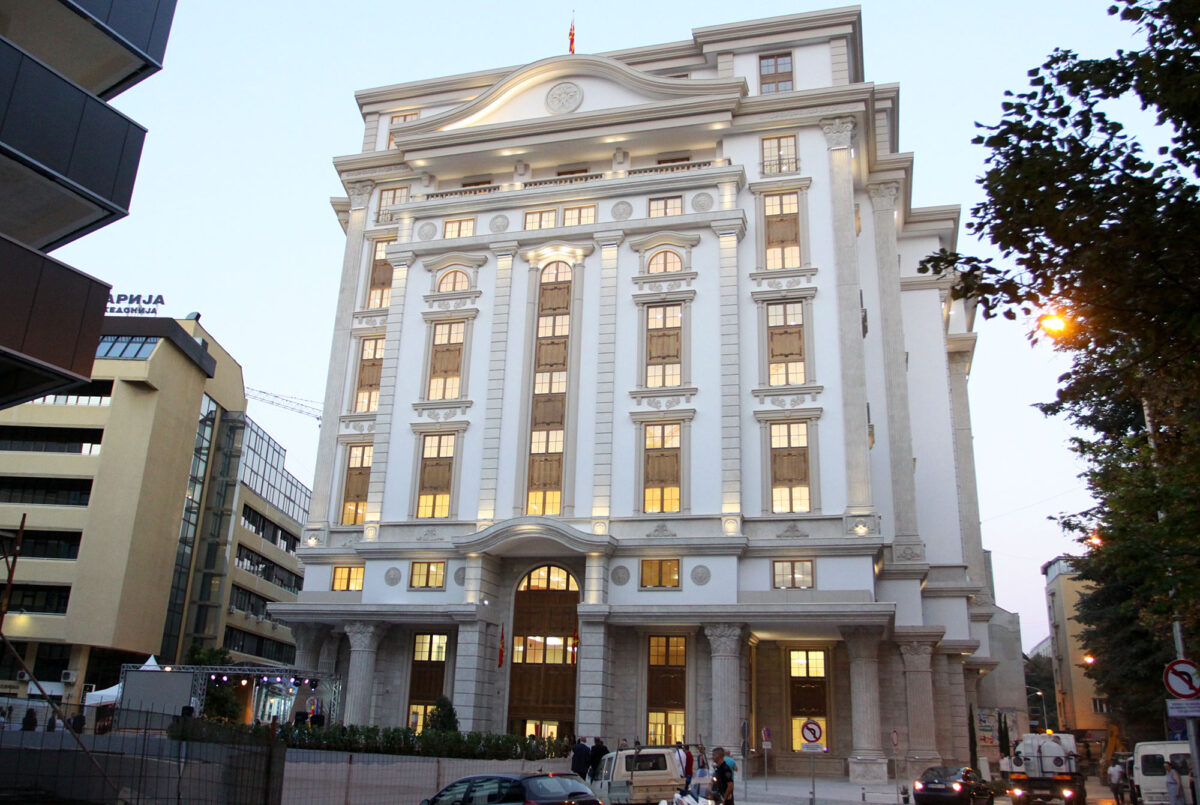 МФ: Усвоена Стратегијата за управување со јавниот долг 2027–2029, јавниот долг останува стабилен и одржлив