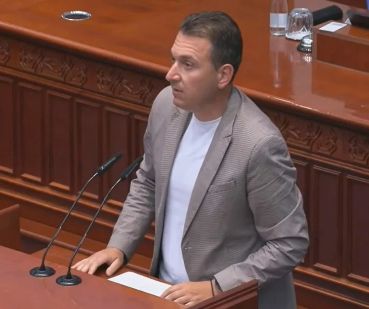 Талески: Оптимизацијата на ВМРО значи затворање училишта, отпуштања наставници и нови тендери