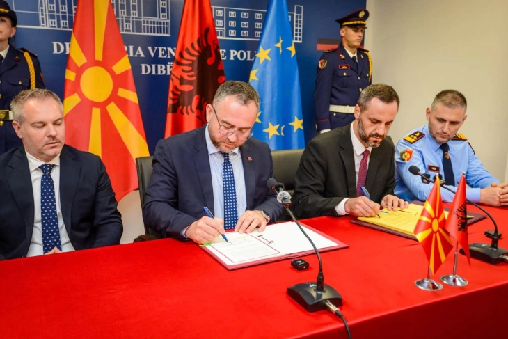 Тошковски и Љамалари со потпис се договорија за заеднички гранични контроли меѓу Македонија и Албанија