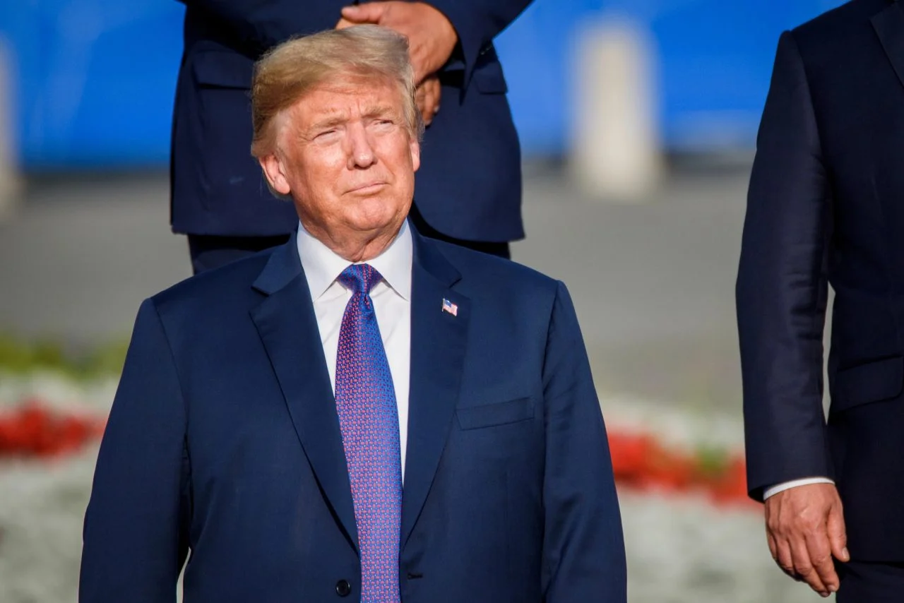 Трамп: Бродовите поминуваат низ Ормутскиот теснец