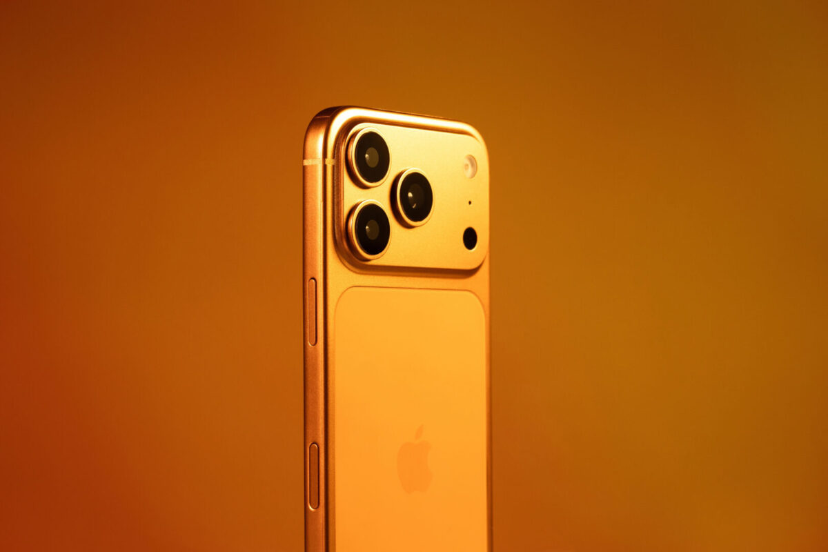 „Cherry“ е новата портокалова: Apple ја менува заштитната боја за iPhone 18 Pro