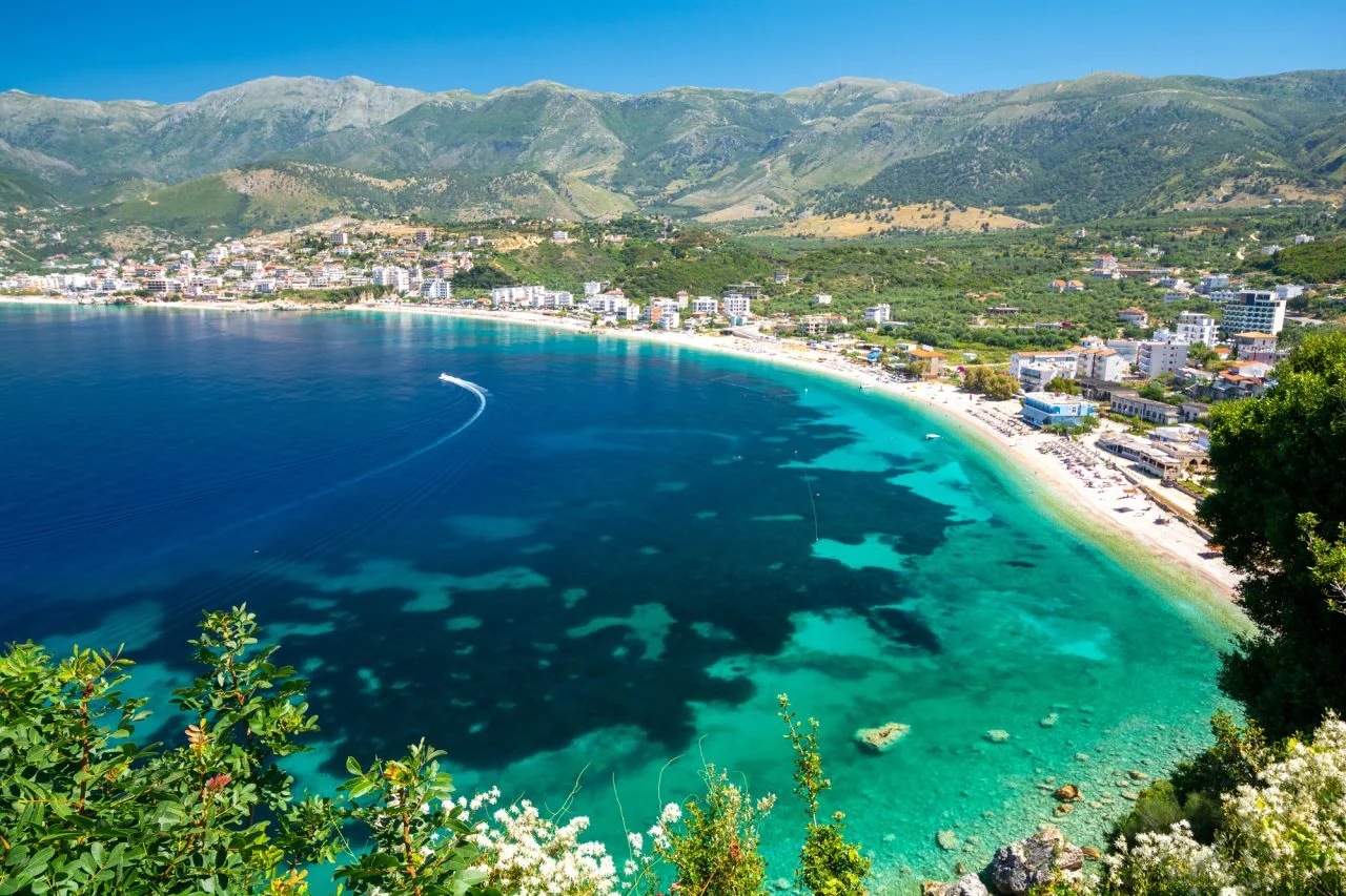 Во првата половина од годинава Албанија ја посетиле над 5 милиони странци