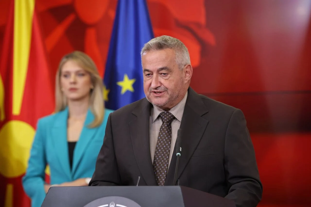 Клековски: Околу 4.000 заболени во Гостивар, бројот на нови случаи опаѓа, но водата сè уште не е безбедна