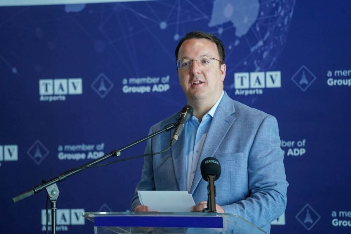 Николоски: Визер го стационира седмиот авион во Скопје – македонската база станува трета најголема во Европа