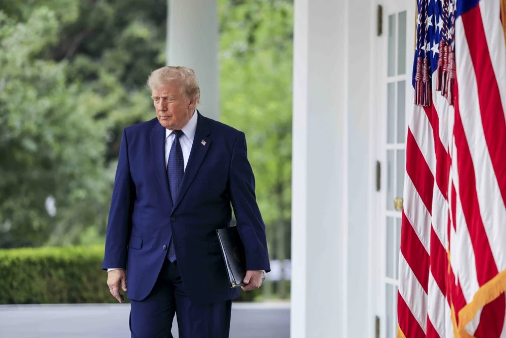 Поранешен американски адмирал: Трамп има три опции за Иран