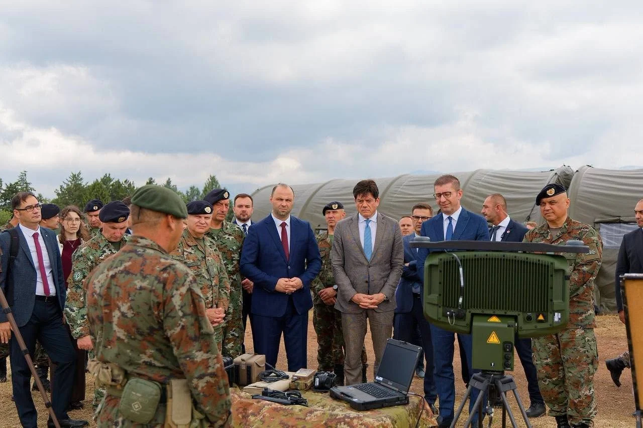 Презентирана опремата набавена преку Европскиот мировен фонд, Мисајловски порача дека таа покажува колку е значајна поддршката од ЕУ за зајакнување на капацитетите на Армијата