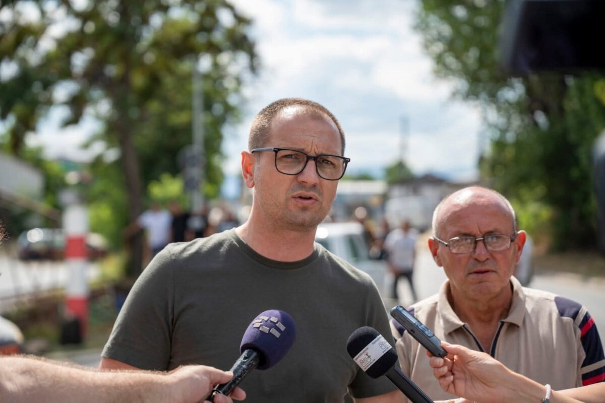 Проданоски: Интензивно се санира дефектот на главната водоводна линија