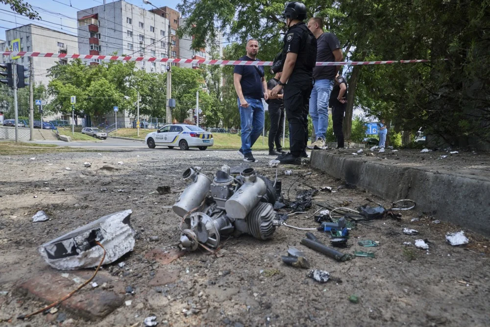 Руски дрон се заби во автобус во Херсон: двајца загинати, петмина повредени