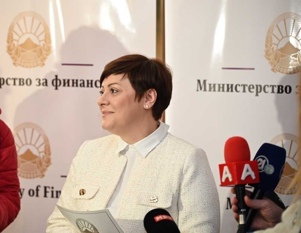 СДСМ: Кочовска призна дека без ребаланс нема да има пари ни за плати ни за пензии