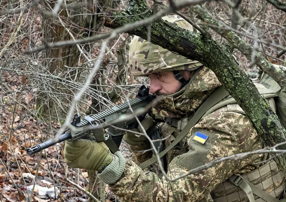 Украина воведува бонуси: 2.000 евра за заробување Руси, 300 за нивно убивање