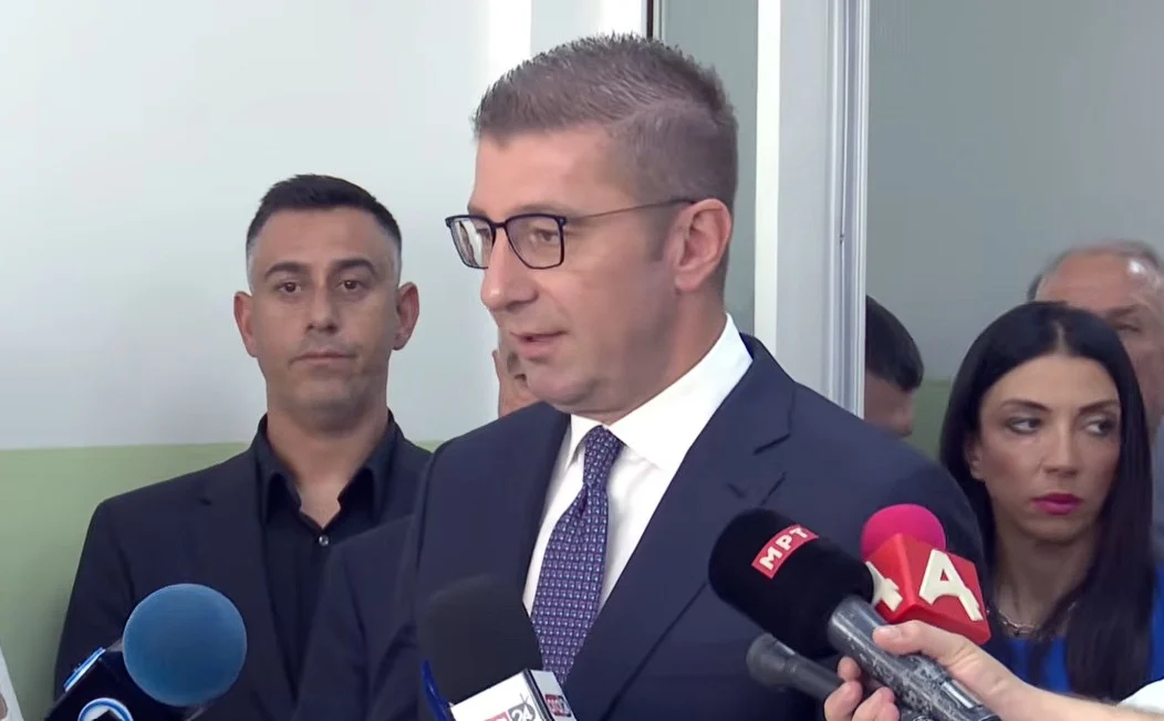 Штетите се санираат и согласно законот истите ќе се рефундираат, најави Мицкоски по невремето во Скопје