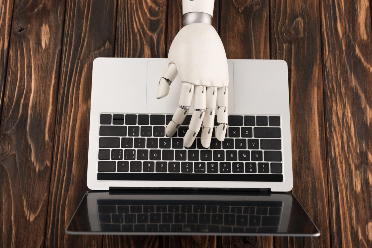 AI модел создал лажен идентитет и испраќал пораки