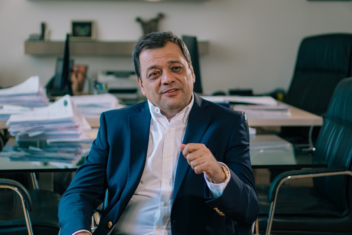 Анѓушев за „Bloomberg“: Македонија може да ја складира евтината струја во батерии и да ја извезува кога цените ќе пораснат