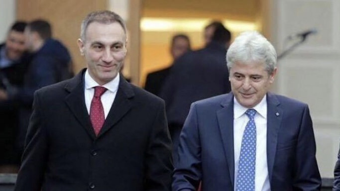 Ахмети игра двојна игра, преку Артан му ја мести ногата на Бујар, велат од „Вреди“