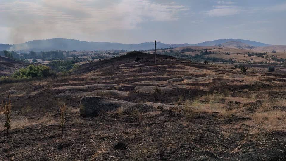 Битолските пожарникари со херојска интервенција: Над 33 часа во борба со пожарите