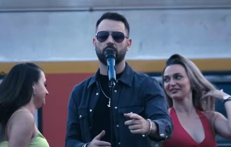 (ВИДЕО) Стефан Величковски ја промовираше новата песна „Карта“ – современ звук, силна емоција и впечатлив видеоспот