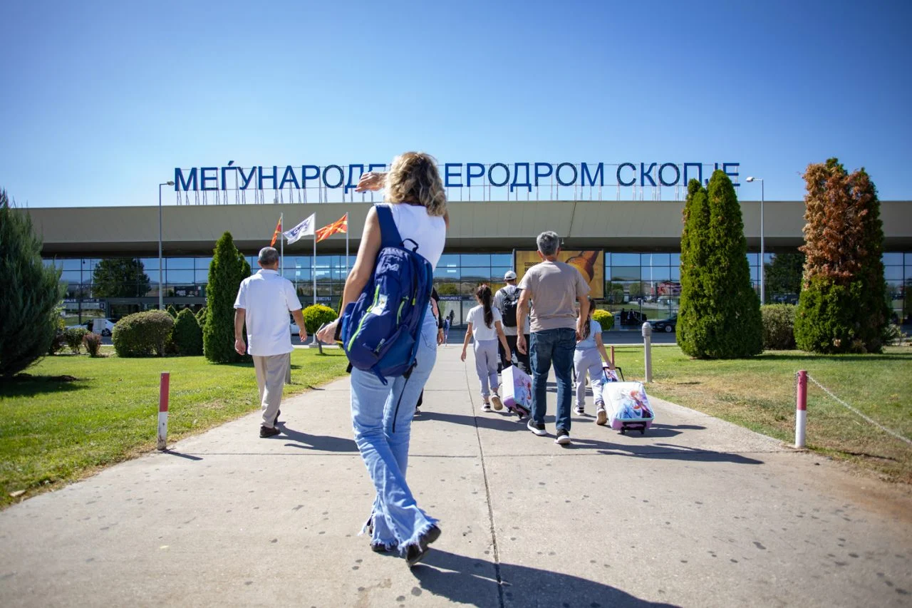 ВМРО-ДПМНЕ: 2,4 милиони патници на македонските аеродроми за седум месеци
