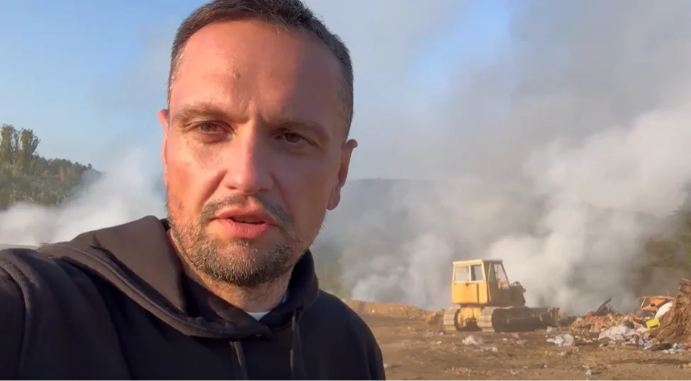 (Видео) Повеќе од 15 часа борба со пожарот на депонија во Крива Паланка, градоначалникот очекува огнот до вечер да биде изгаснат